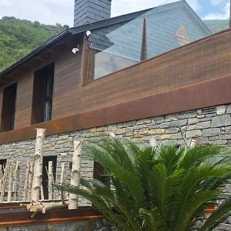 Xia Boutique Hotel 2*